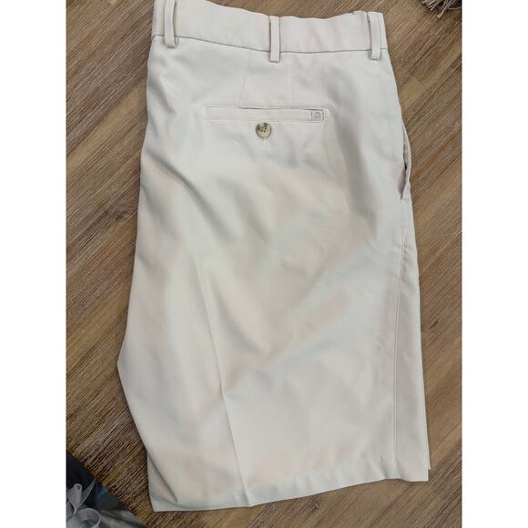 Peter Millar khaki Golf Shorts size 40 - Picture 2 of 3